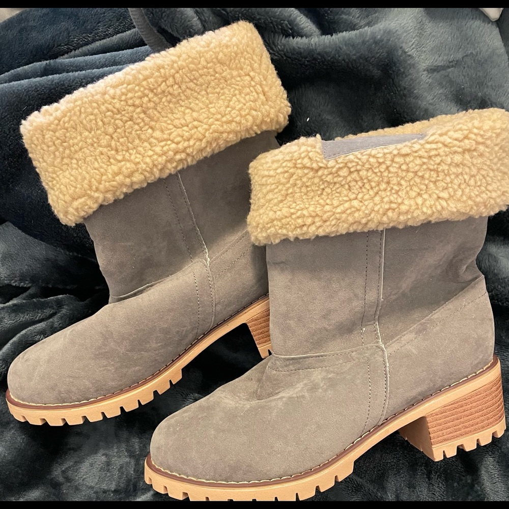 Warm winter boots. Size 39.